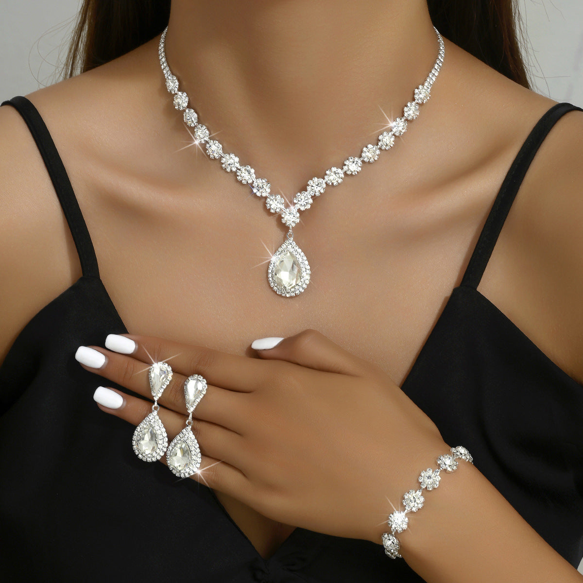 Premium Bridal Jewelry Suit – Necklace, Ear Stud & Bracelet Set